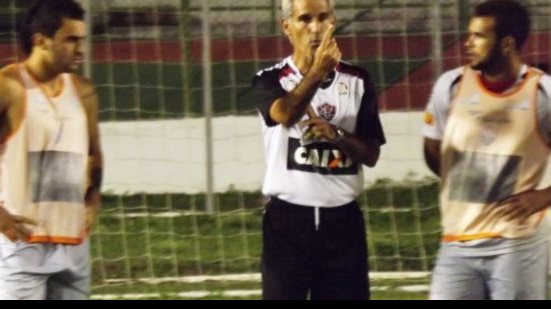 Imagem Com atraso e desfalques, Vitória faz treino no Joia da Princesa