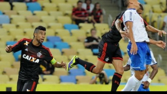 Imagem Talisca brilha e evita derrota do Bahia no fim