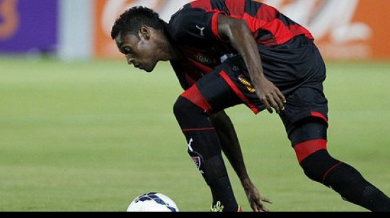 Imagem Vitória volta a decepcionar e é derrotado pelo Atlético (MG) em Feira