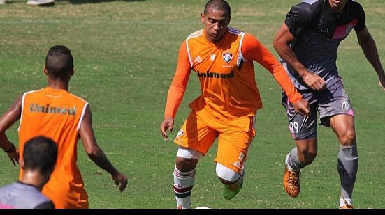 Imagem Fluminense tem reforço na lateral para enfrentar o Bahia