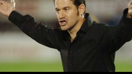 Imagem Chapecoense demite treinador e pode contratar Argel Fucks