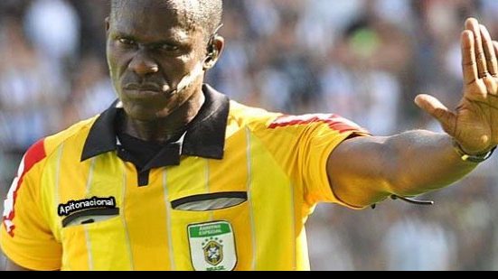 Imagem Santos x Flamengo: arbitragem baiana comanda clássico