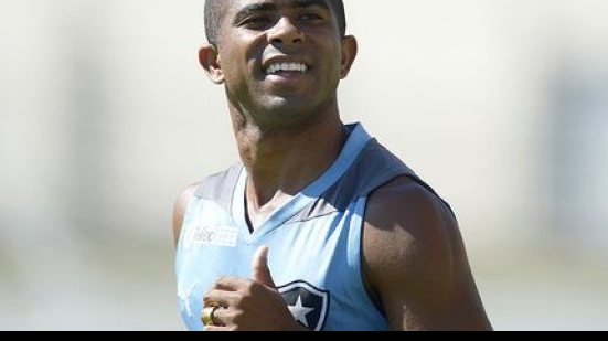 Imagem Lateral do Botafogo revela receita para vencer o Vitória