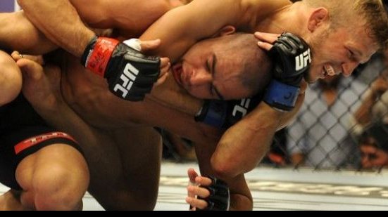 Imagem Mais um brasileiro é nocauteado e perde o cinturão do UFC