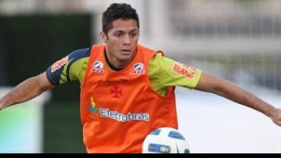 Imagem Zagueiro revelado pelo Vitória fecha com o Corinthians