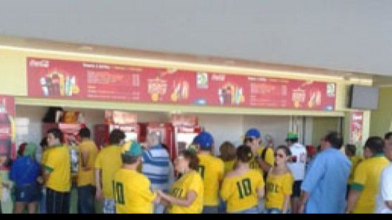 Imagem Padrão FIFA &#039;salgado&#039;: acarajé custará R$8 e cerveja R$10 na Copa