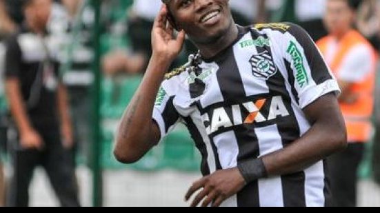 Imagem Atacante que decepcionou no Vitória está na mira do Náutico
