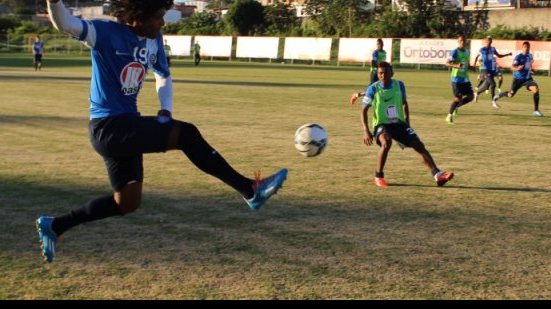 Imagem Com novidades entre titulares, Bahia treina de olho no Santos
