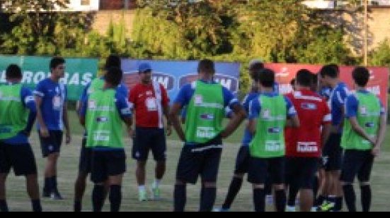 Imagem Com Pittoni e jovens atacantes, Bahia está relacionado para pegar Santos