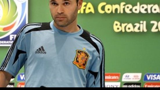 Imagem Craque da Espanha diz que povo deveria celebrar na Copa e não entende protestos