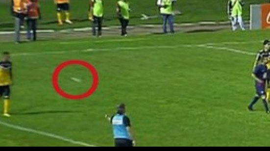 Imagem Árbitro cita lata jogada em campo na súmula e Bahia pode ser prejudicado
