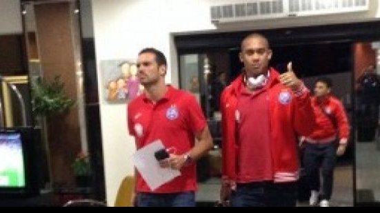 Imagem Elenco do Bahia chegou de madrugada em Chapecó e treina à tarde