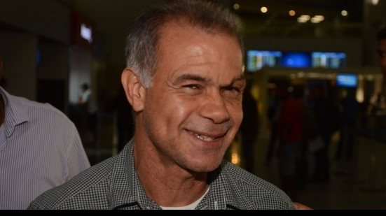 Imagem Jorginho indica homenagem a Neto Baiano e pede atenção com atacante