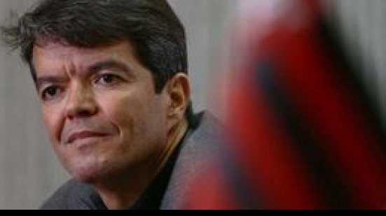 Imagem Enfurecido, ex-diretor do Vitória dispara contra flamenguistas