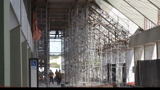 Imagem A poucos dias da Copa, Aeroporto de Salvador é cenário de caos