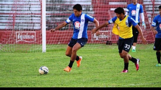 Imagem Em jogo adiado, Bahia tenta afastar crise diante do Sport
