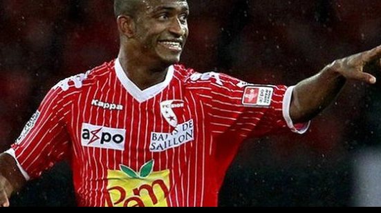 Imagem Zagueiro Adaílton chega para reforçar elenco do Bahia