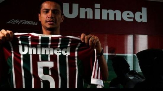 Imagem Ex-Bahia é apresentado como novo reforço do Fluminense