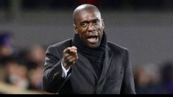 Imagem Milan demite Seedorf e coloca outro ex-jogador como substituto