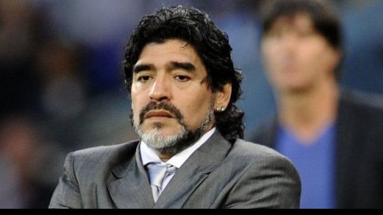 Imagem Maradona provoca: “Pelé tem que voltar para o museu”