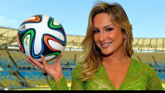 Imagem Surpresa de Claudia Leitte é cantar Aquarela do Brasil na abertura da Copa