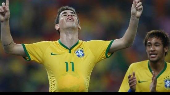 Imagem Oscar brilha e Brasil vence a Croácia de virada na estreia