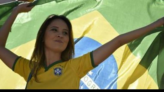 Imagem Beldades do Brasil e da Croácia roubam a cena no Itaquerão