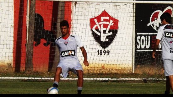 Imagem Alan Pinheiro destaca busca da formação ideal no Vitória