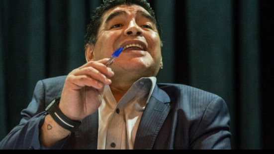 Imagem Maradona engrossa lista de críticas ao árbitro japonês: “presentinho”