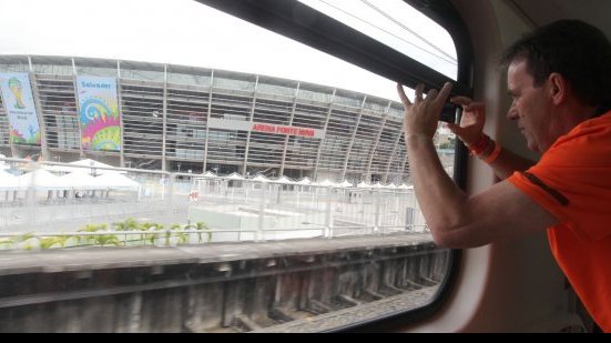 Imagem Torcedores utilizaram metrô rumo à Arena Fonte Nova