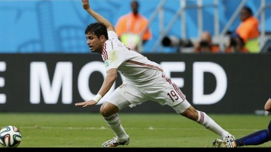 Imagem Diego Costa diz não se abalar com vaias e xingamentos na Fonte Nova