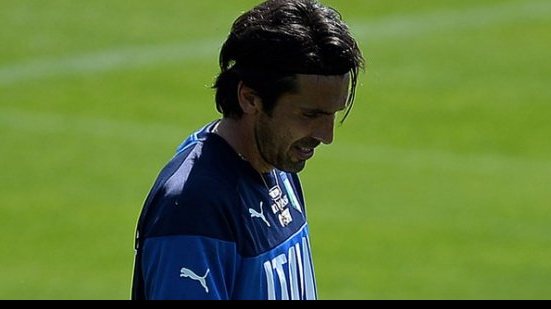 Imagem Referência, Buffon luta para ficar apto para atuar pela Itália na Copa