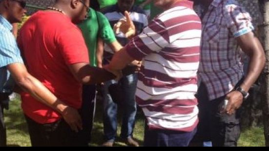 Imagem Cambistas são presos pela Polícia Federal na porta da Arena