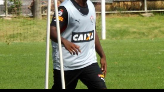 Imagem De volta ao Barradão, Romário espera autorização para jogar