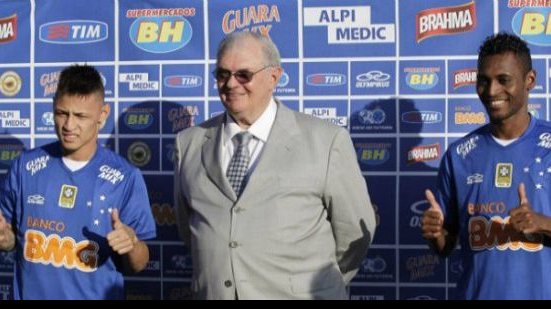 Imagem  Ao lado de &#039;novo Neymar&#039;, Marquinhos é apresentado no Cruzeiro