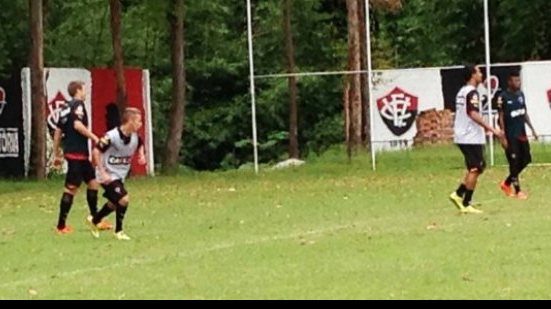Imagem Com Marcos Júnior em campo, Vitória treina forte na Toca do Leão