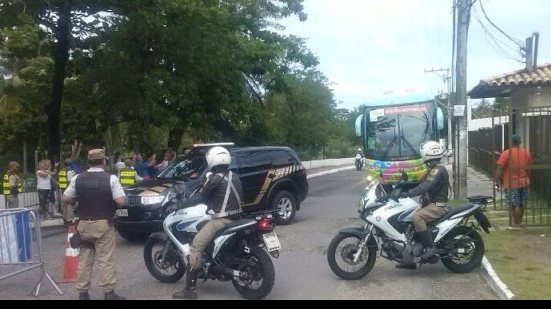 Imagem França desembarca em Salvador e vai direto para hotel em Itapuã