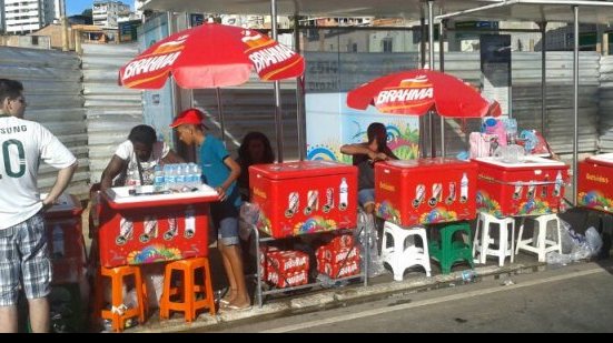Imagem Comerciante brada contra fiscalização no entorno da Arena Fonte Nova