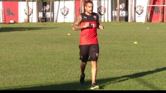 Imagem Em evolução, Escudero treina e tem previsão de retorno aos campos para agosto
