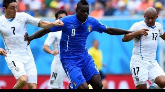 Imagem Em final épico, Uruguai vence e elimina a Itália da Copa