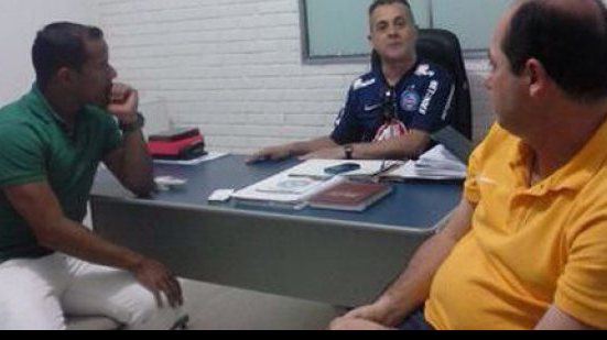Imagem Marcos Aurélio chega a Salvador e vai direto para o Fazendão