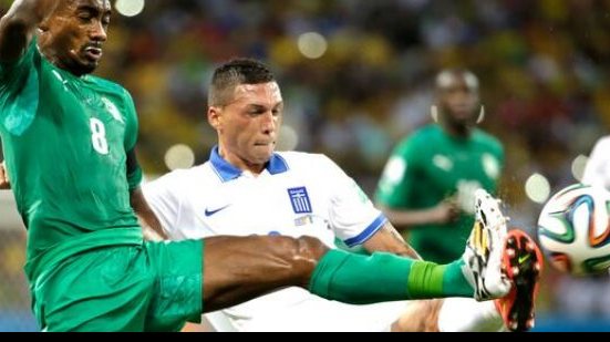 Imagem Grécia vence Costa do Marfim e pela primeira vez na história disputará oitavas