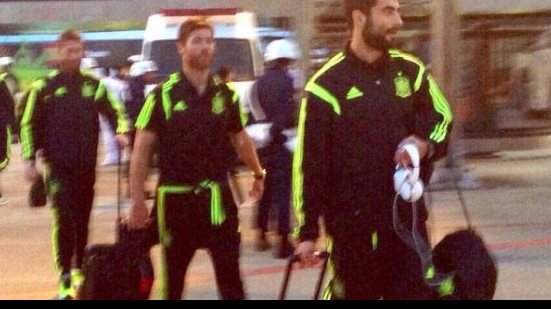 Imagem Tempo ruim: avião da seleção da Espanha é atingido por raio em voo
