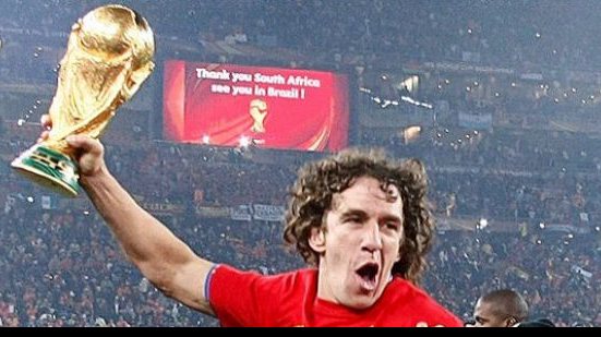 Imagem Ex-zagueiro espanhol entregará taça de campeão da Copa do Mundo