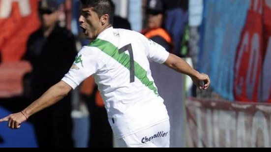 Imagem Atacante deve chegar ao Vitória no início de julho