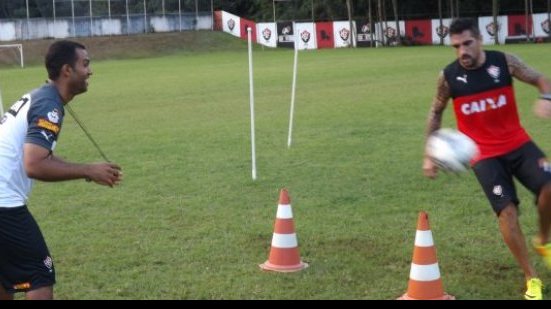 Imagem Escudero inicia fase de transição e faz físico com bola
