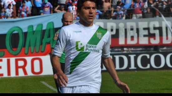 Imagem Jorginho veta contratação de atacante paraguaio no Vitória