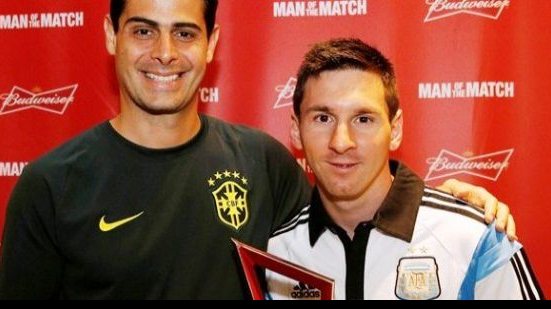 Imagem  Messi é o único escolhido como melhor em campo na primeira fase