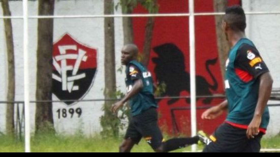 Imagem  Vitória encerra semana de treinamento com rachão