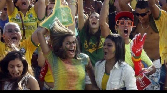 Imagem Apesar do susto, torcedores na Barra acham que Brasil mereceu classificação